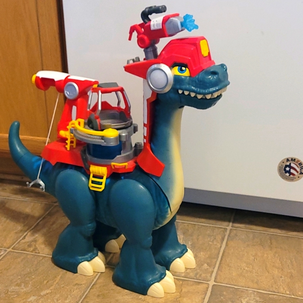 Hasbro Heroes Chomp Squad Blazeasaurus (BEST PRICE ONLINE)